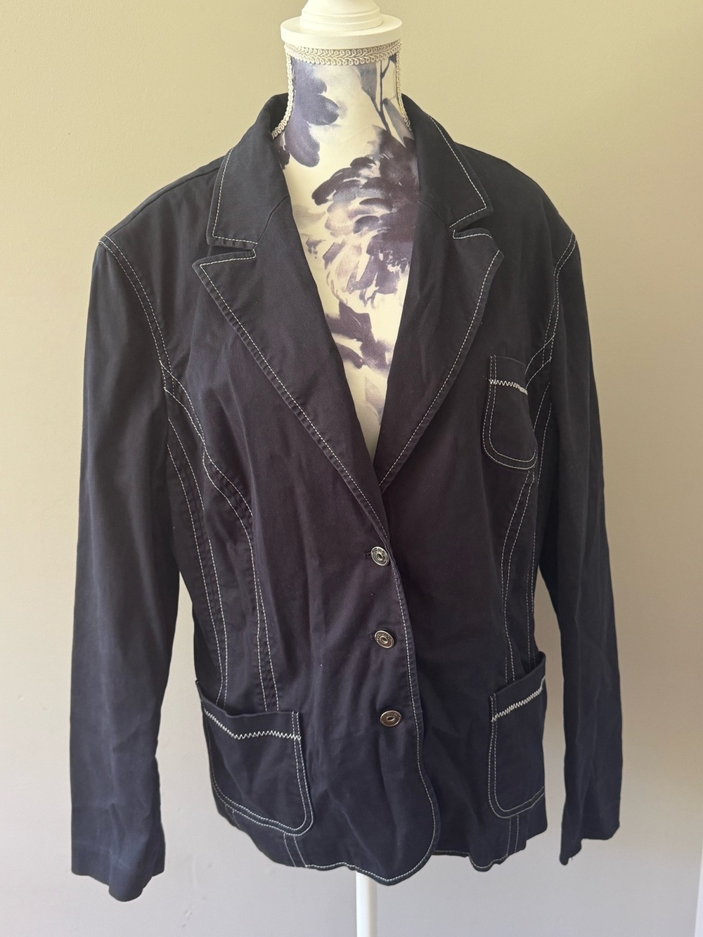 Vintage Conrad C Collection Tailored Blazer with Contrast White Stitching